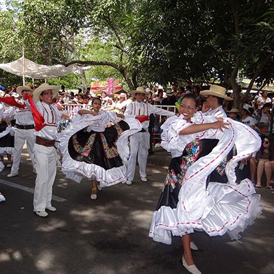 FIESTA DEL BAMBUCO