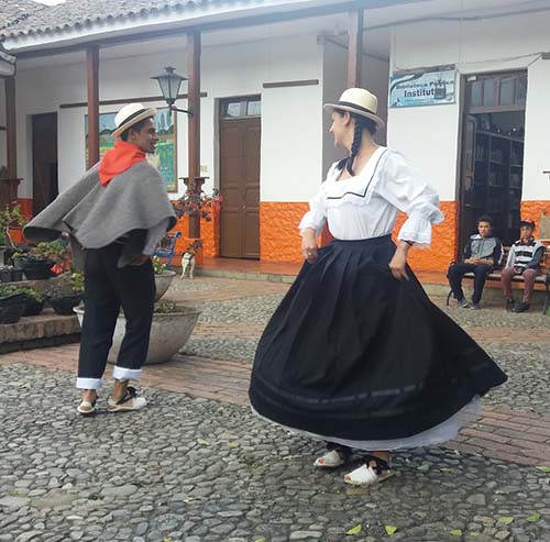 ENCUENTRO NACIONAL DEL TORBELLINO Y DANZAS TRADICIONALES